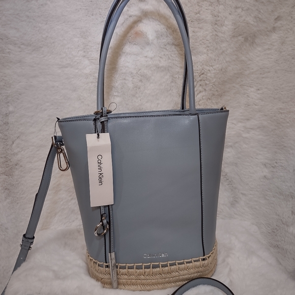 Calvin Klein Beautiful Bag - Picture 6 of 16